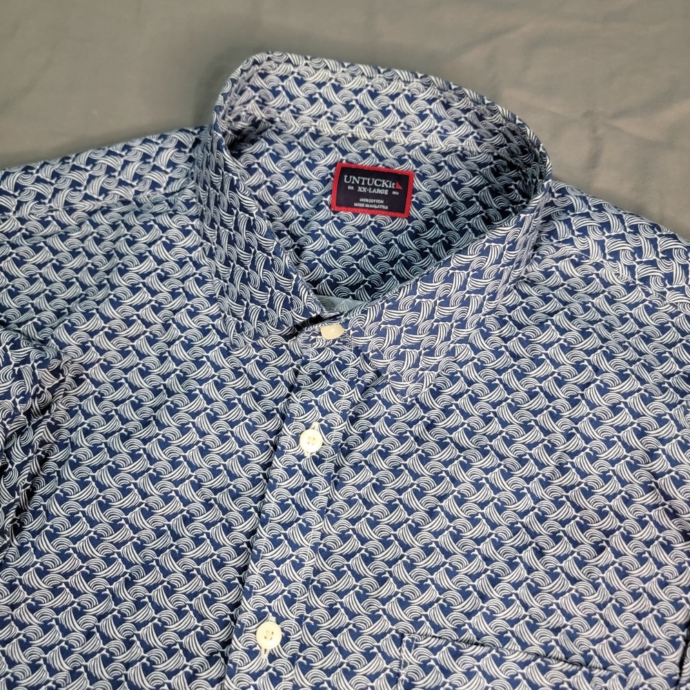 UNTUCKit Stoller Navy Wave Print Short Sleeve Button Down Shirt Mens XXL 40656
